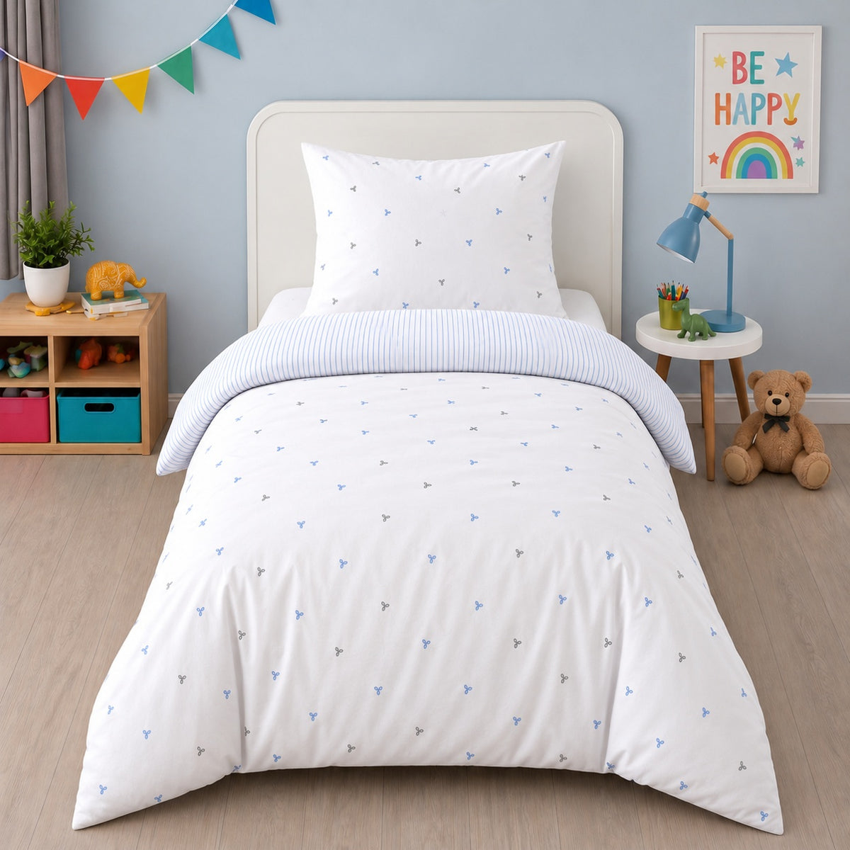Kinderbettwäsche „Laven“ Renforcé in Blau: Kinderzimmer mit Kinderbettwäsche, ein Kissen – Blau – Bild 1